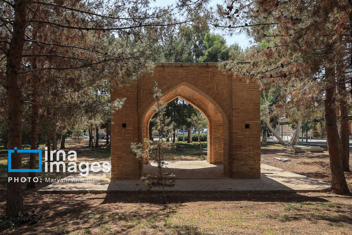 «تخت‌فولاد» گنجینه تاریخ و معماری اصفهان