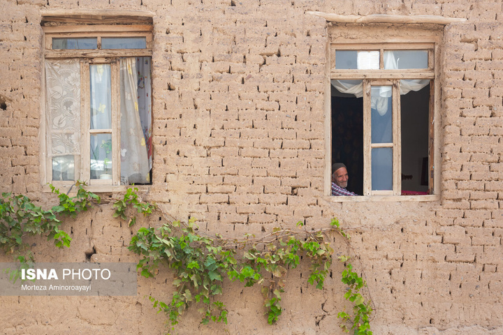یک سال با اهالی «برزنون»، روستایی در دامنه کوه اردلان