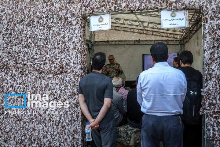 آموزش جان‌فدایان در میدان هفت تیر