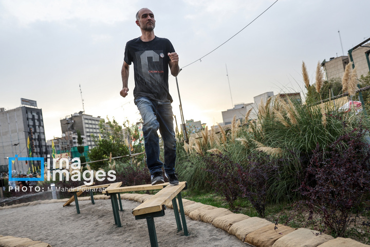 آموزش جان‌فدایان در میدان هفت تیر