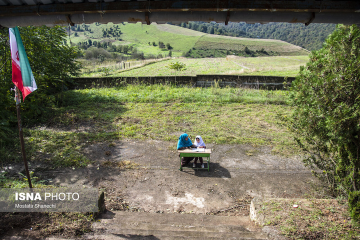 دبستان شهید سلیمانی روستای ازنی؛ مدرسه‌ای با یک دانش آموز