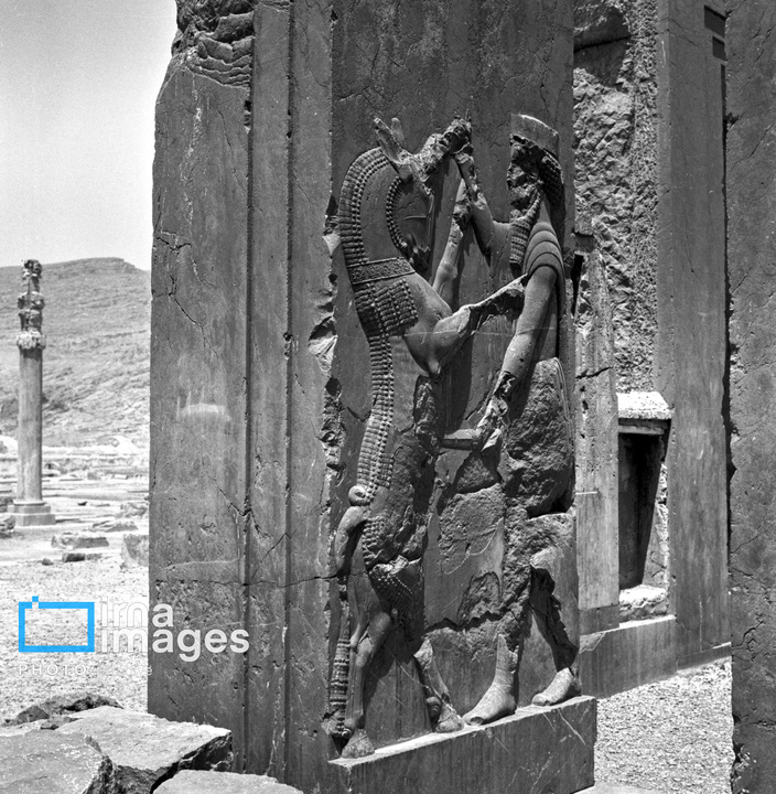 «تخت جمشید» در دهه ۱۳۴۰