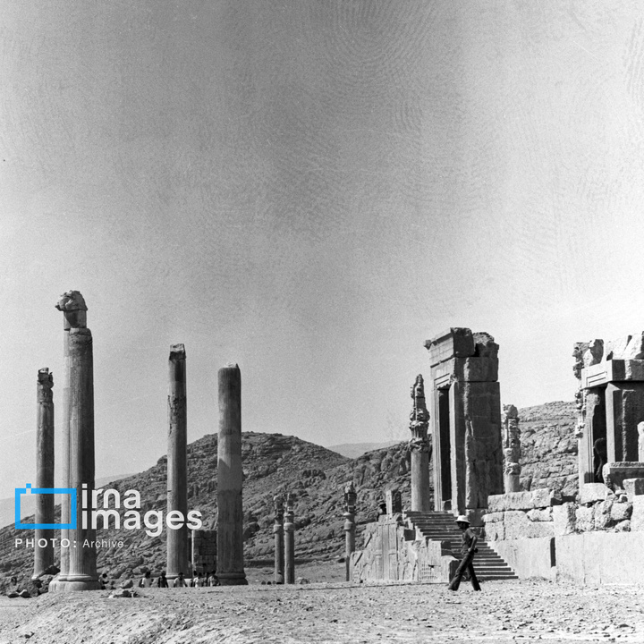 «تخت جمشید» در دهه ۱۳۴۰