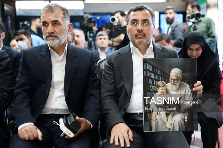 رونمایی از یادمان شهدای دبستان شجره طیبه میناب
