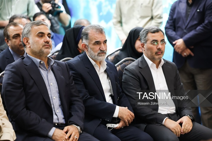 رونمایی از یادمان شهدای دبستان شجره طیبه میناب