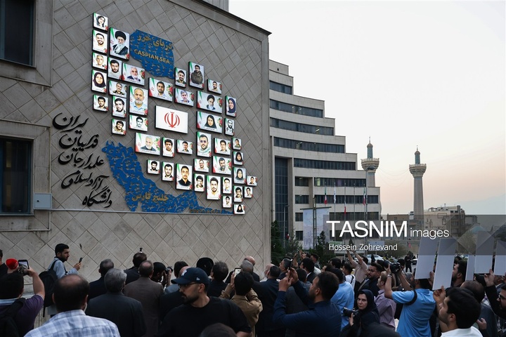 رونمایی از یادمان شهدای دبستان شجره طیبه میناب