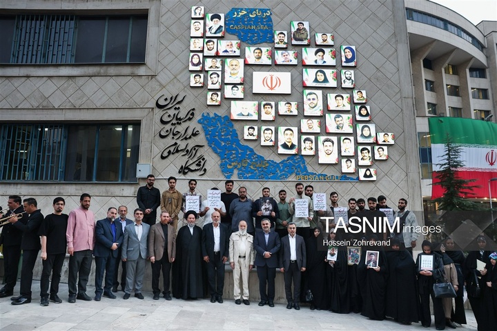 رونمایی از یادمان شهدای دبستان شجره طیبه میناب
