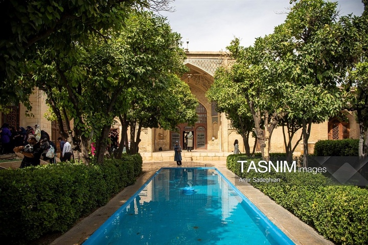 آیین گلباران آرامگاه حافظ شیرازی