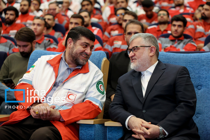 تجلیل از امدادگران هلال احمر