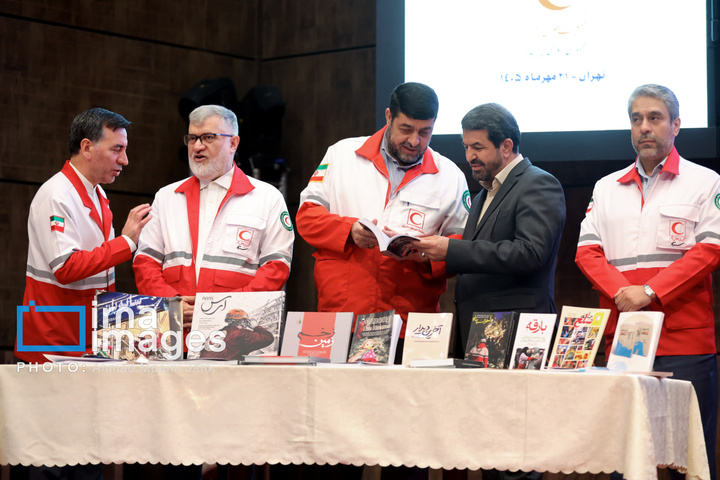 تجلیل از امدادگران هلال احمر