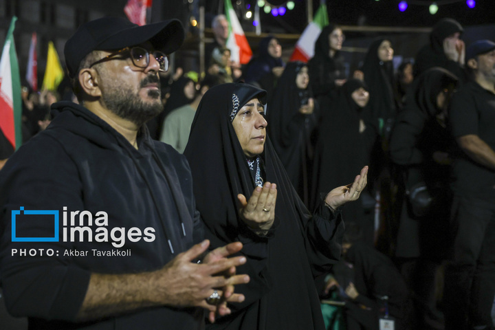 عزاداری ایام فاطمیه در میدان انقلاب