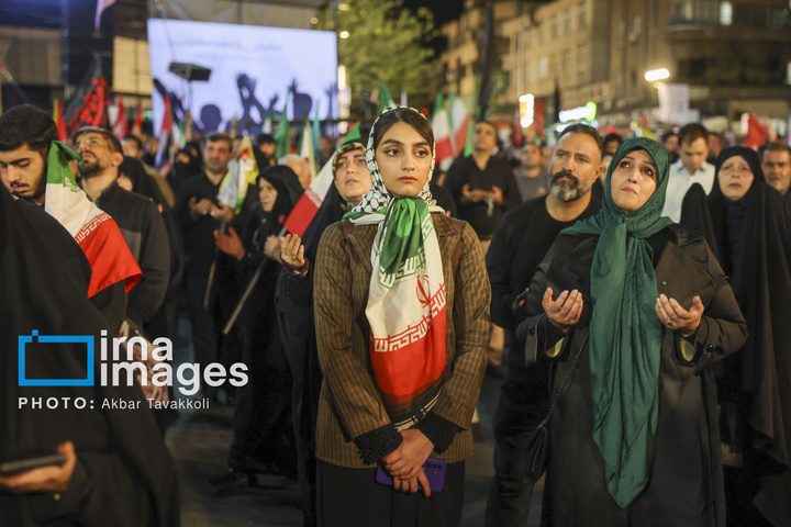 عزاداری ایام فاطمیه در میدان انقلاب