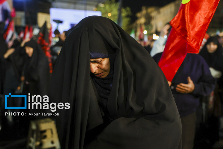 عزاداری ایام فاطمیه در میدان انقلاب