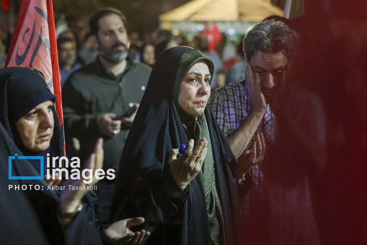 عزاداری ایام فاطمیه در میدان انقلاب