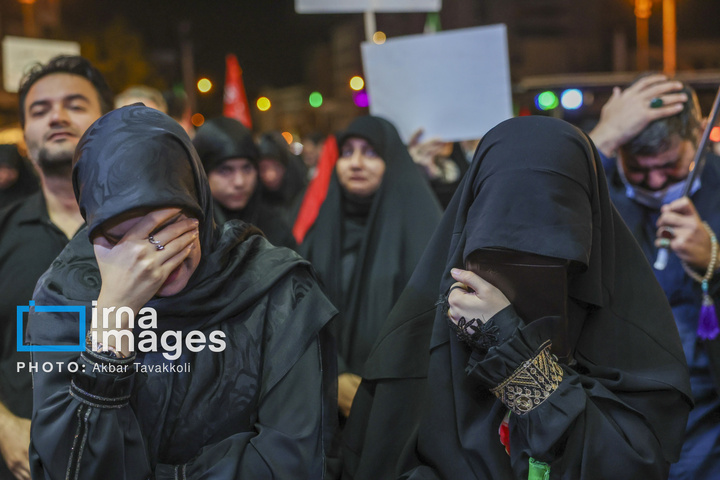 عزاداری ایام فاطمیه در میدان انقلاب
