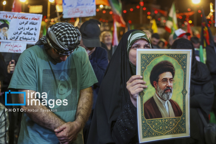 عزاداری ایام فاطمیه در میدان انقلاب