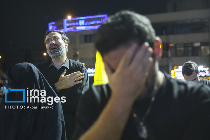 عزاداری ایام فاطمیه در میدان انقلاب