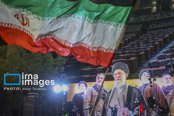 عزاداری ایام فاطمیه در میدان انقلاب
