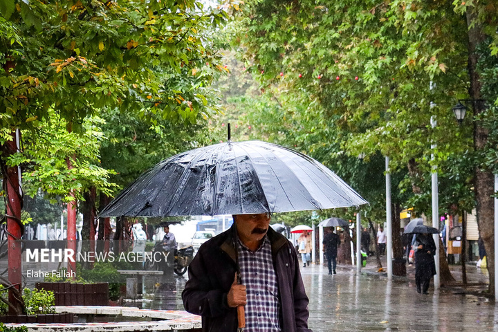 باران پاییزی در رشت