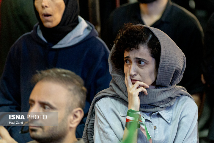 تجمع بزرگ ورزشکاران در میدان انقلاب