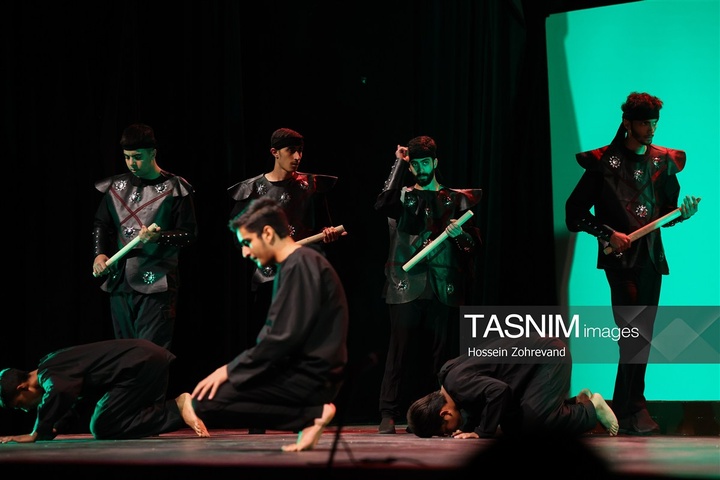 نمایش آیینی نقطه عطف، صفر چهار