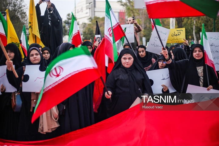 اجتماع دانشگاهیان تبریز در لبیک به پیام رهبر معظم انقلاب