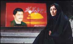 "سنگ، کاغذ، قیچی" یک بازی را روایت می کند