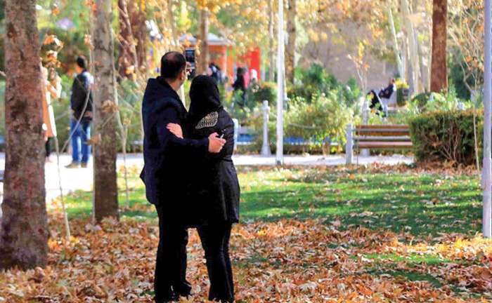 زوج‌های مرفه که زندگی را کامشان دیگران تلخ می‌کنند