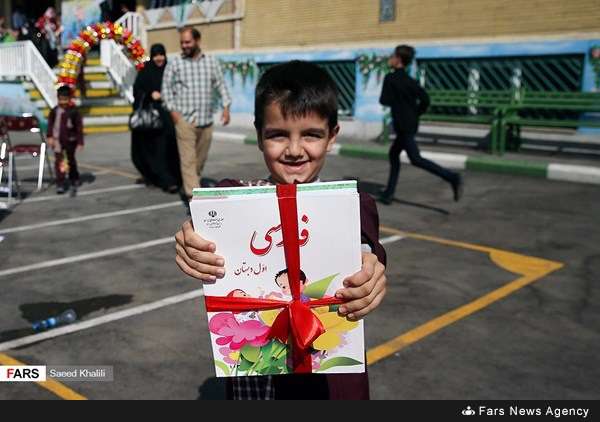 در شرایطی که 16 روز از مهر می‌گذرد اما هنوز برخی دانش‌آموزان کتاب 