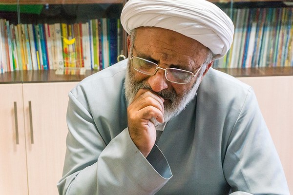 وداع با امپراطوری کتاب درسی
