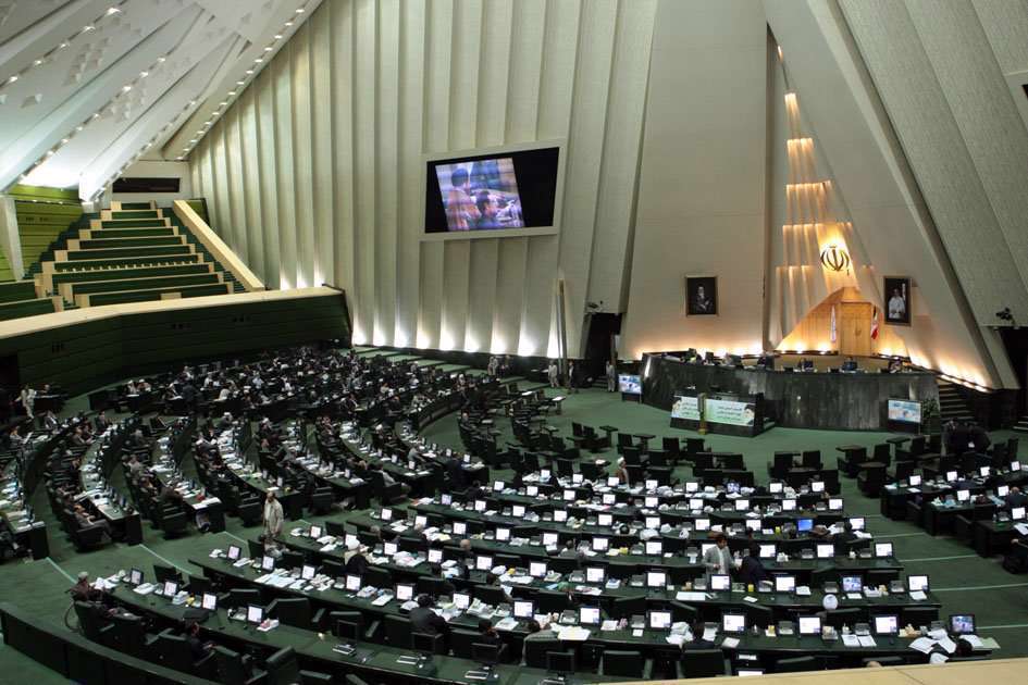 نحوه تایید اعتبارنامه نمایندگان در مجلس