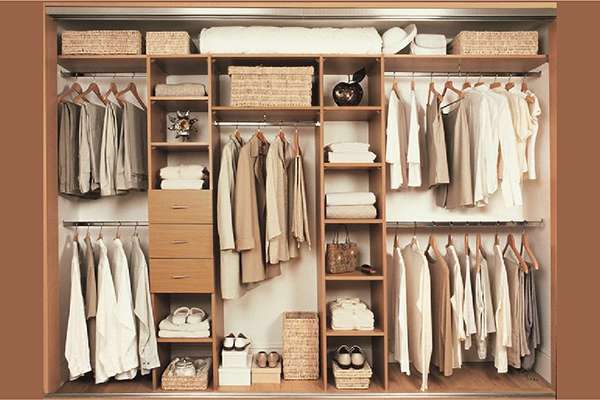  6 اصل نگهداری لباس‌ها در کمد