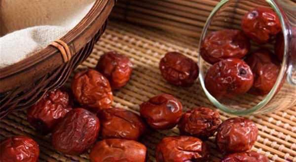  خواص متنوع عناب برای کاهش عصبانیت و دفع سموم در هوای آلوده