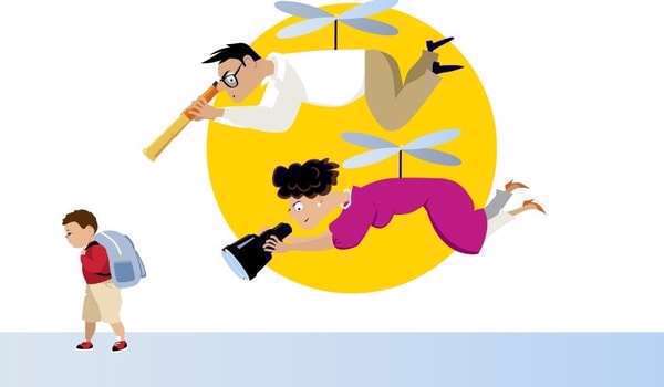 والدین هلیکوپتری چه کسانی هستند؟