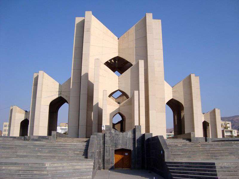 آشنایی با زندگی  شهریار ؛شاعر به نام ایران
