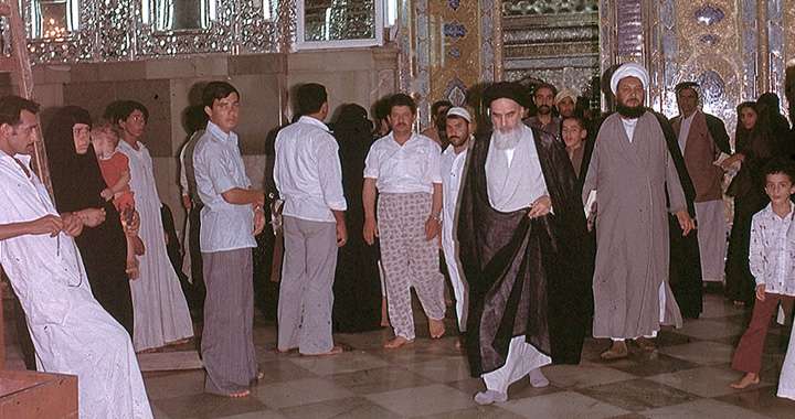 امام خمینی چه زمانی نظریه ولایت فقیه را طرح کرد؟