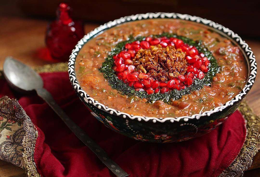 آشنایی با روش تهیه آش انار ویژه شب یلدا آشنایی با روش تهیه آش انار ویژه شب یلدا