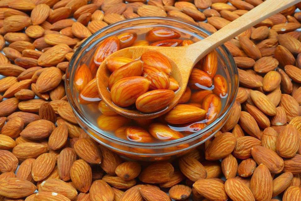  بادام خیس خورده: فواید بیشتر، جذب بهتر