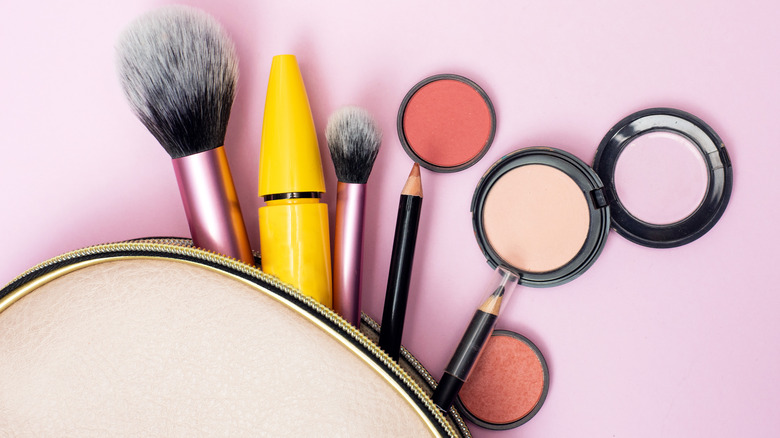 PFAS موجود در لوازم آرایشی