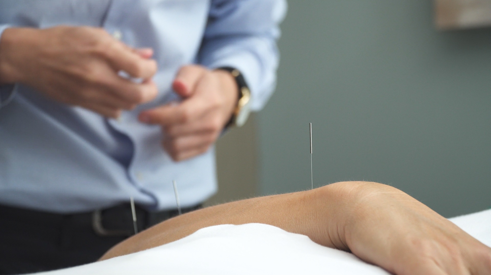 از طب سوزنی در درمان چه بیماری‌هایی می‌توان کمک گرفت؟