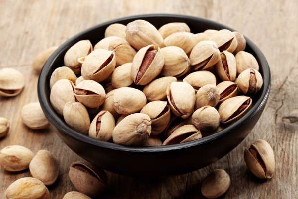 ۷ بیماری را با مصرف منظم ۷ نوع آجیل از خود دور کنید!
