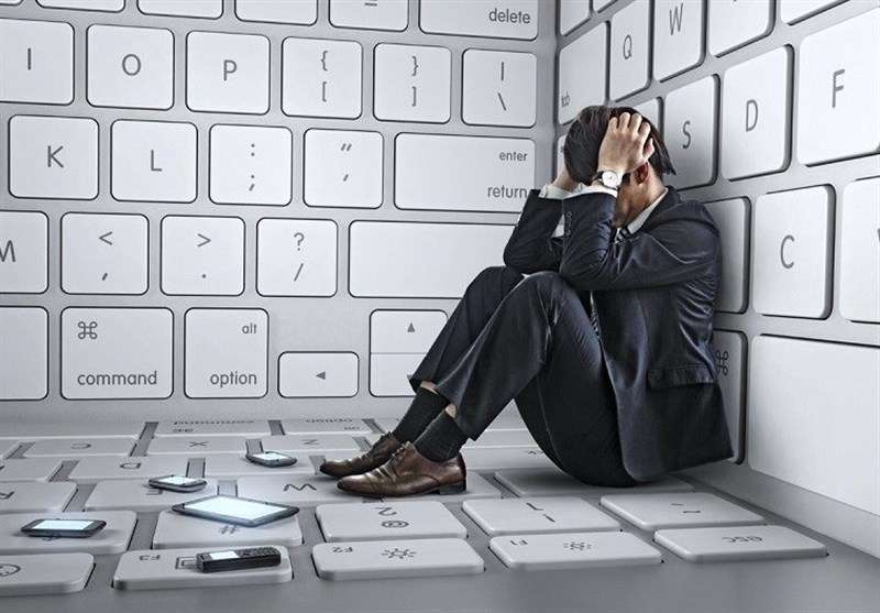 آسیب های هویت  مجازی