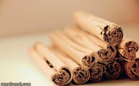 چوب دارچین به چه دردی می‌خوره؟