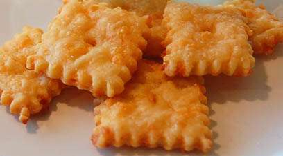طرز تهیه کراکر نمکی خانگی