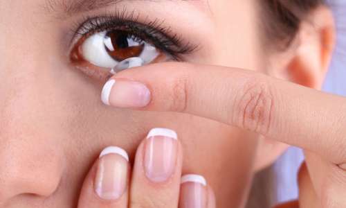 لنز رنگی را حداکثر 4 ساعت بگذارید