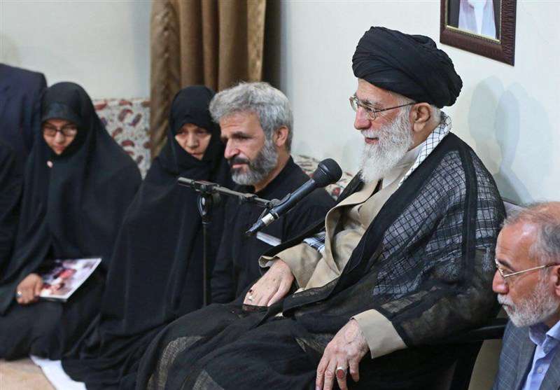 حاشیه دیدار رهبر انقلاب با خانواده شهید حججی