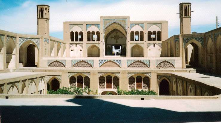 مسجد و مدرسه آقابزرگ مسجد و مدرسه آقابزرگ