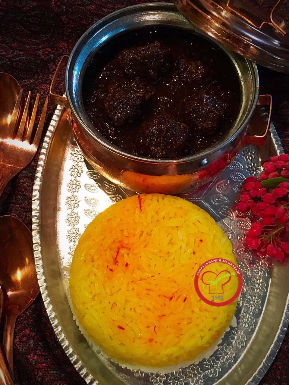  طرز تهیه فسنجان با کوفته قل قلی