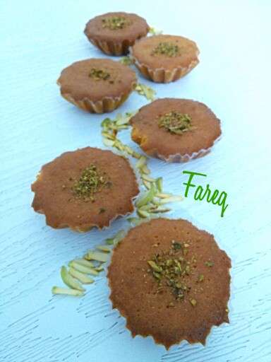 طرز تهیه مینی کیک پسته زعفرانی
