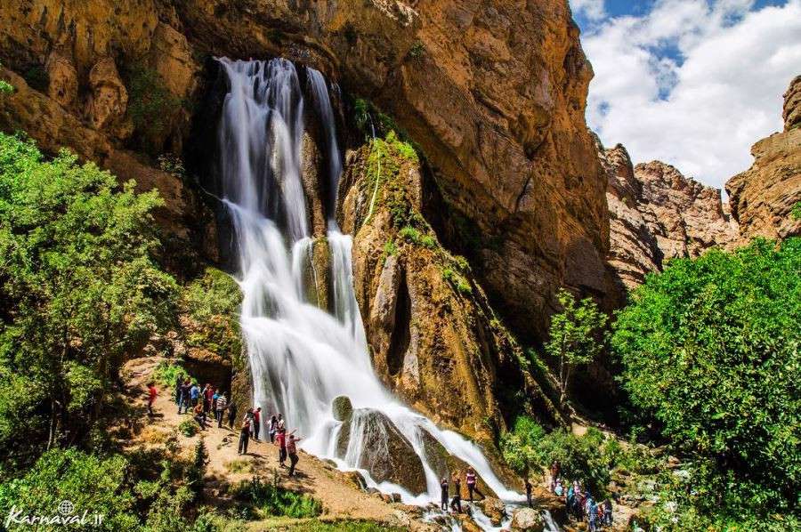 آبشار آب سفید